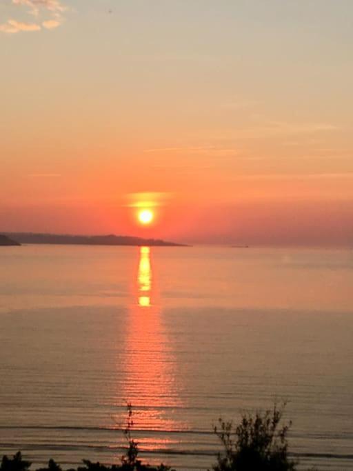 Ty Ar Mor Maison De La Mer, A 40 M De La Holiday home Saint-Michel-en-Greve
